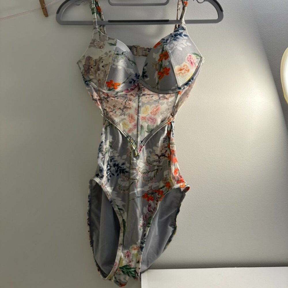 AMIANI One Piece Swimsuit